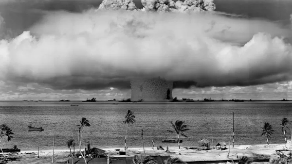 Atolón Bikini: el asombroso santuario marino que se creó por accidente tras las pruebas de bombas nucleares