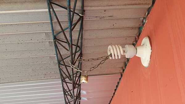 Para chulear los robos, encadenan hasta focos
