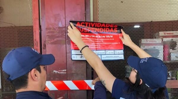 Suspenden actividades de comercio por no expedir comprobantes
