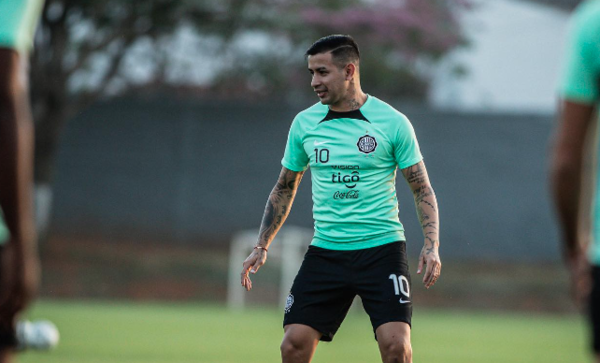 Versus / Derlis González y un mensaje que llena de ansiedad a los hinchas de Olimpia