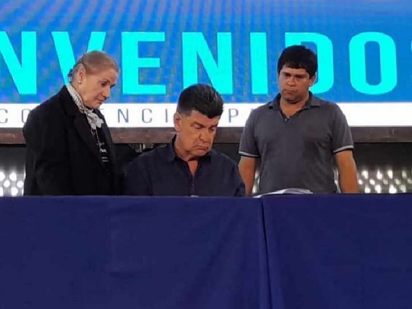 Liberales solicitan la expulsión de Alegre y este se retira de la convención - La Tribuna
