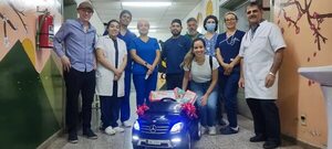 Hospital de Clínicas: Jóvenes católicos donan coche a control para alegrar a niños camino al quirófano - Nacionales - ABC Color