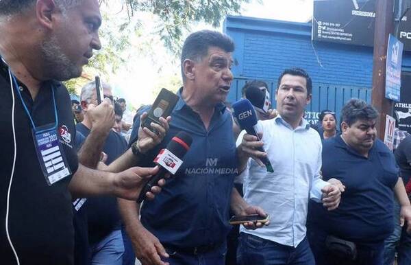 "Jabón nde pyre" le dijeron a Efraín en convención chovy