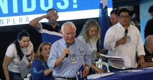 La Nación / El PLRA entró en crisis y Alegre no reaccionó, afirmó Tito Saguier