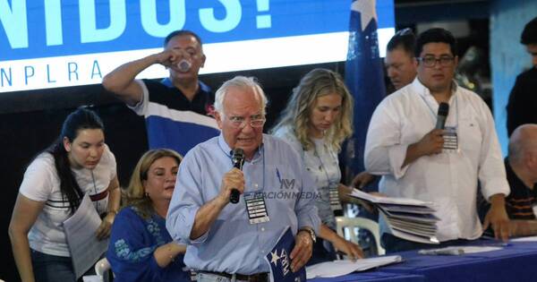 La Nación / El PLRA entró en crisis y Alegre no reaccionó, afirmó Tito Saguier