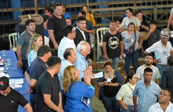 Convención votó por la separación de Alegre de la Presidencia del PLRA - Noticiero Paraguay