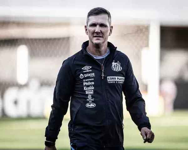 Santos despide a Paulo Turra tras 7 partidos y solo un triunfo