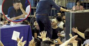 La Nación / En Convención del PLRA “chutaron” a Efraín de la presidencia del partido