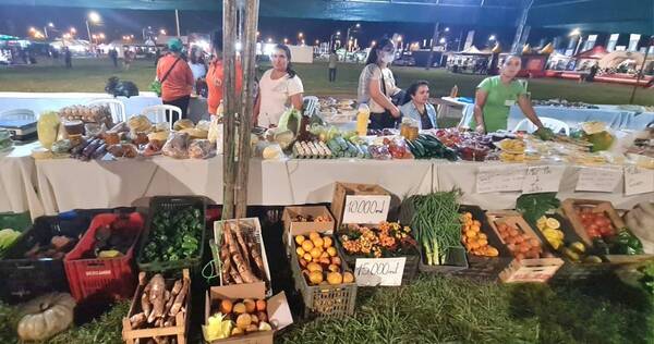 EXPO ITAPÚA GENERA INGRESOS ECONÓMICOS A LOS PRODUCTORES Y ARTESANOS