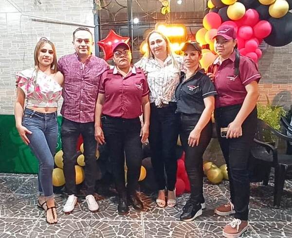 Sucursal de la panadería y confitería Aramel celebra su primer aniversario - La Clave