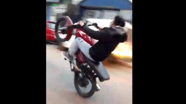 Diario HOY | Joven motociclista fallece tras hacer “willy” mortal