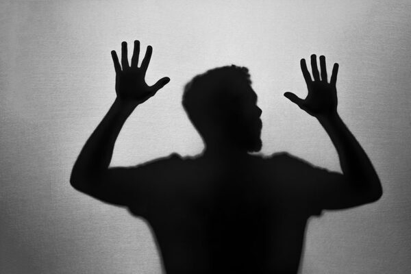 Las redes sociales tienen un muy fuerte impacto en la salud mental y en el suicidio - Portal Digital Cáritas Universidad Católica