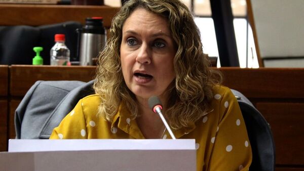 Rocío Vallejo repudia autoritarismo de Esgaib tras audiencia en Diputados: "Me parece muy grave"