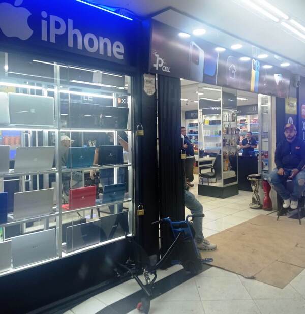 Intervienen comercio que habría estafado a brasileña - La Clave