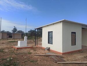 Construcción de viviendas para familias indígenas de Presidente Hayes están muy avanzadas - .::Agencia IP::.