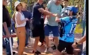 (VIDEO)Al estilo chovy, un partido termina en akachara