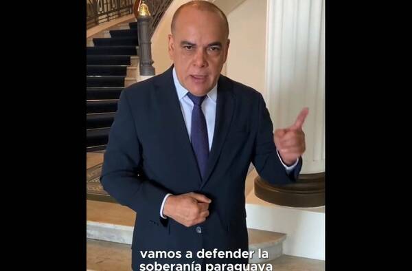 Parlasuriano “mbarete”: “Bachi” plantó bandera y condenó la actitud de curepas