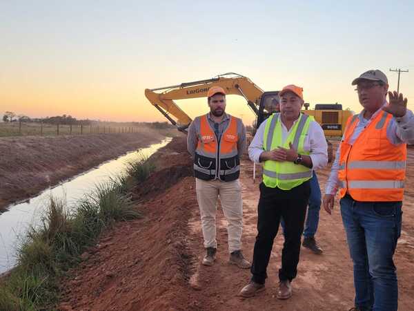 Ministro Segovia verificó avances de obras ejecutadas del programa Corredor Agroindustrial - .::RADIO NACIONAL::.