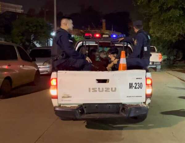 Diario HOY | CDE: fueron detenidos por polución sonora y sus novias 'incidentaron' en la comisaría