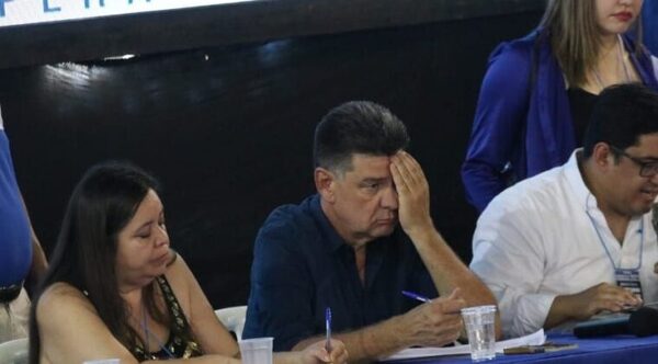 Efraín culpa al cartismo por resultado de la convención liberal