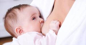 La Nación / Neonatólogo explica importancia de fomentar la lactancia materna