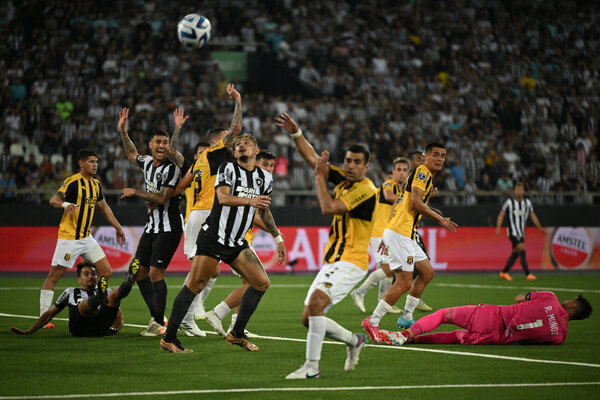Versus / Botafogo pierde a su mejor jugador por lesión y no estará en la vuelta ante Guaraní