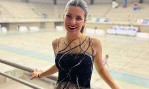 ¡Que capa ya es! Erika Alarcón es otra vez de oro