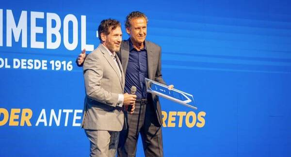 Expelotero Jorge Valdano ofreció un seminario en nuestro país