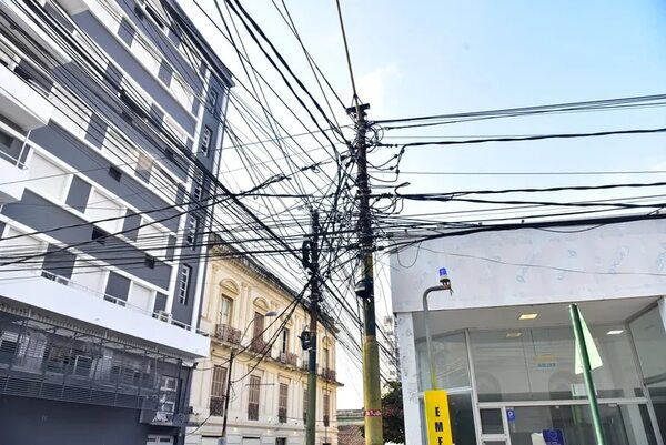 ANDE: retiro de cables sueltos de calle Palma no tuvo impacto - Economía - ABC Color