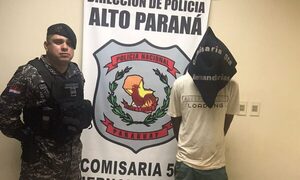 Detienen a hombre con orden de captura