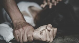 Hombre se hizo pasar por policía, raptó a una adolescente y abusó de ella - Noticiero Paraguay