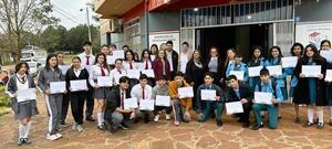 Estudiantes recibieron certificados de pasantías educativas electorales - .::Agencia IP::.