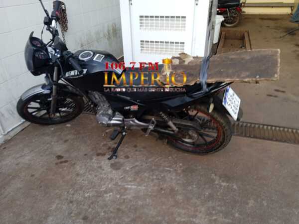 Ebrio no tenía para pagar combustible, dejó su moto en surtidor y ya no volvió - Radio Imperio 106.7 FM