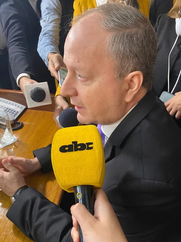 Fernández Valdovinos afirma que Ministerio de Economía busca el “achicamiento” del Estado - Economía - ABC Color