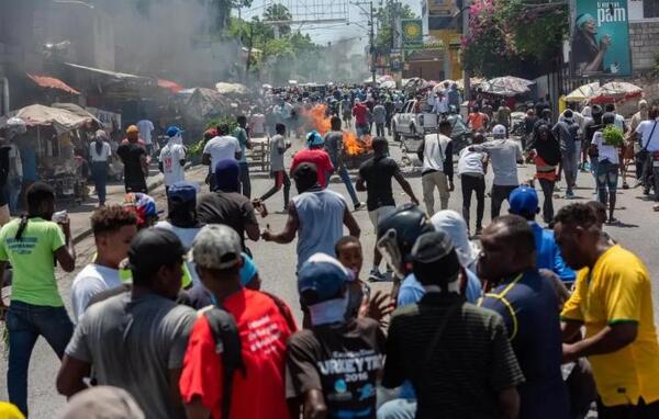 Miles en Haití salen a la calle para protestar contra la inseguridad - San Lorenzo Hoy