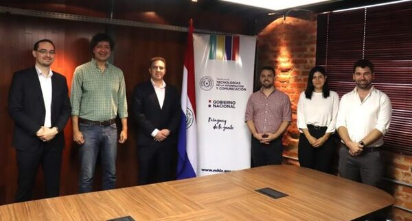 Proceso de transición avanza en Mitic con reunión y visita técnica de próximas autoridades