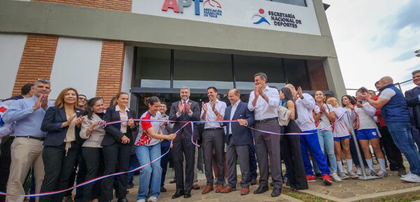 Presidente inaugura infraestructuras deportivas para reforzar competitividad de atletas - .::Agencia IP::.