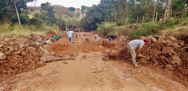 Solicitan construcción de un Polideportivo en Romero Cue - Radio Imperio 106.7 FM
