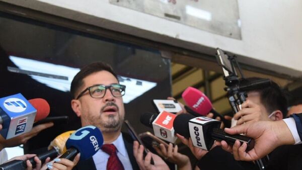 “Distorsionaron la realidad" para atribuir delitos a Cartes, asegura abogado