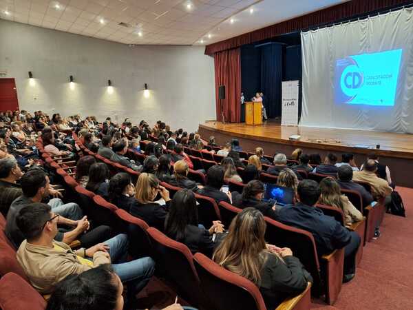 En Cordillera, docentes recibieron capacitaciones de la mano de la Fundación Funda Joven y del MEC