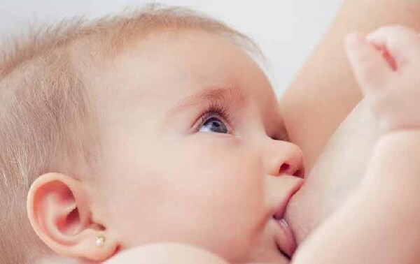 Las madres que amamantan tienen menos riesgos de presentar cáncer – Prensa 5