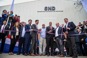 Gobierno inaugura Centro de Alto Rendimiento y nuevo estadio en el SND