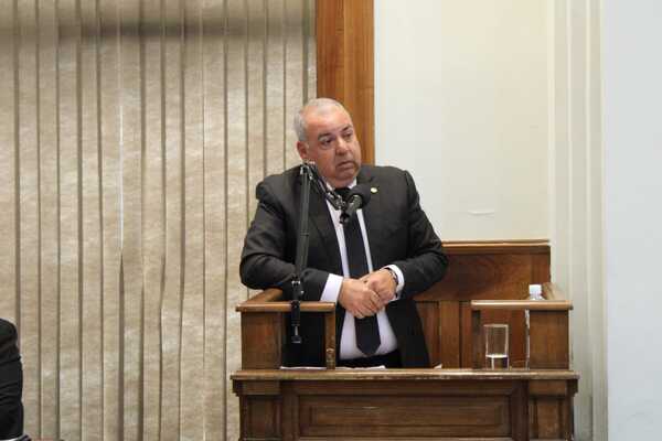 Oviedo Matto pide suspensión de fiscal y defensor público a quienes calificó de “dúo de delincuentes”