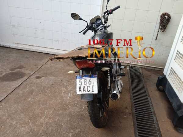 Individuo que se hallaba ebrio y había dejado su moto en surtidor, apareció para retirarla - Radio Imperio 106.7 FM