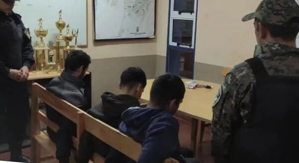 Tres asaltantes paraguayos fueron detenidos en Argentina - Noticiero Paraguay