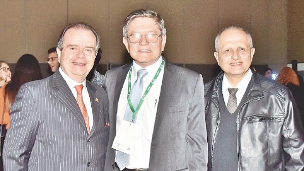Brindis por congreso de ginecología