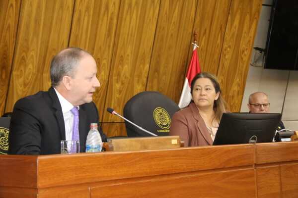 Diputados estudiarán proyecto de ley que crea el Ministerio de Economía y Finanzas - MarketData