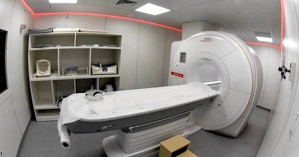 La Nación / Prometen destrabar burocracia para acceder a resonancia magnética en el Hospital del Trauma