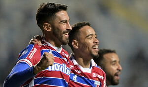 Versus / Fortaleza pierde al delantero Juan Martín Lucero para el partido ante Libertad