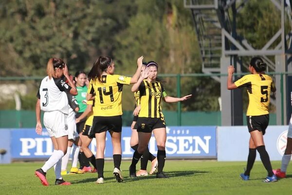 Con tres líderes culminó la tercera fecha de Fútbol Femenino - Fútbol - ABC Color